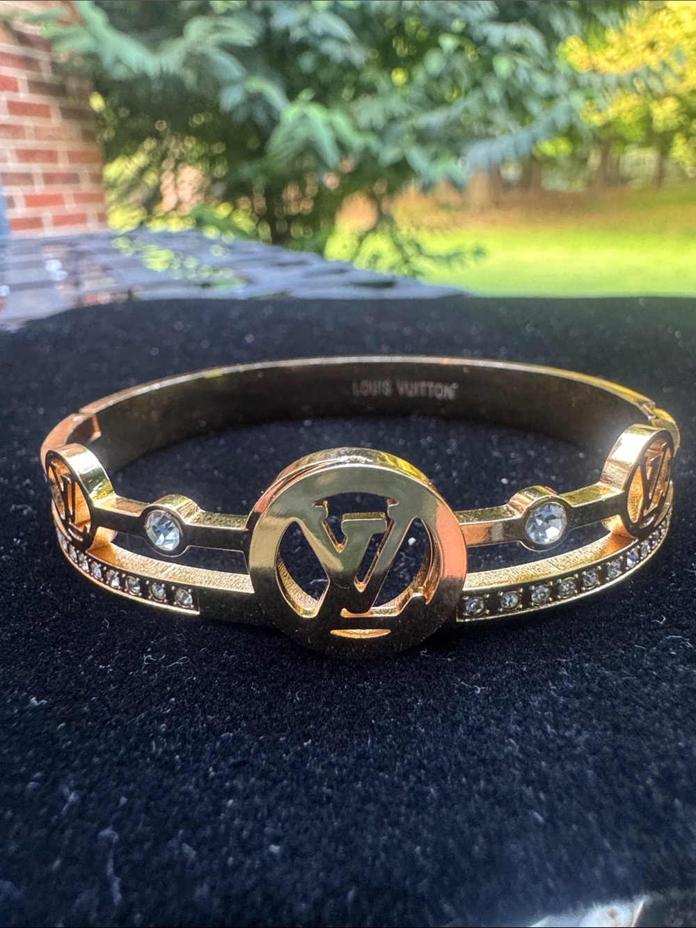 Bracelet bangle Gold-tone  Crystal Accent Bangle